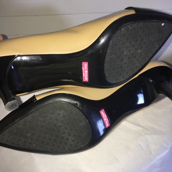Isaac Mizrahi Pointy Cap Toe Heels Nude & Black - Picture 6 of 8